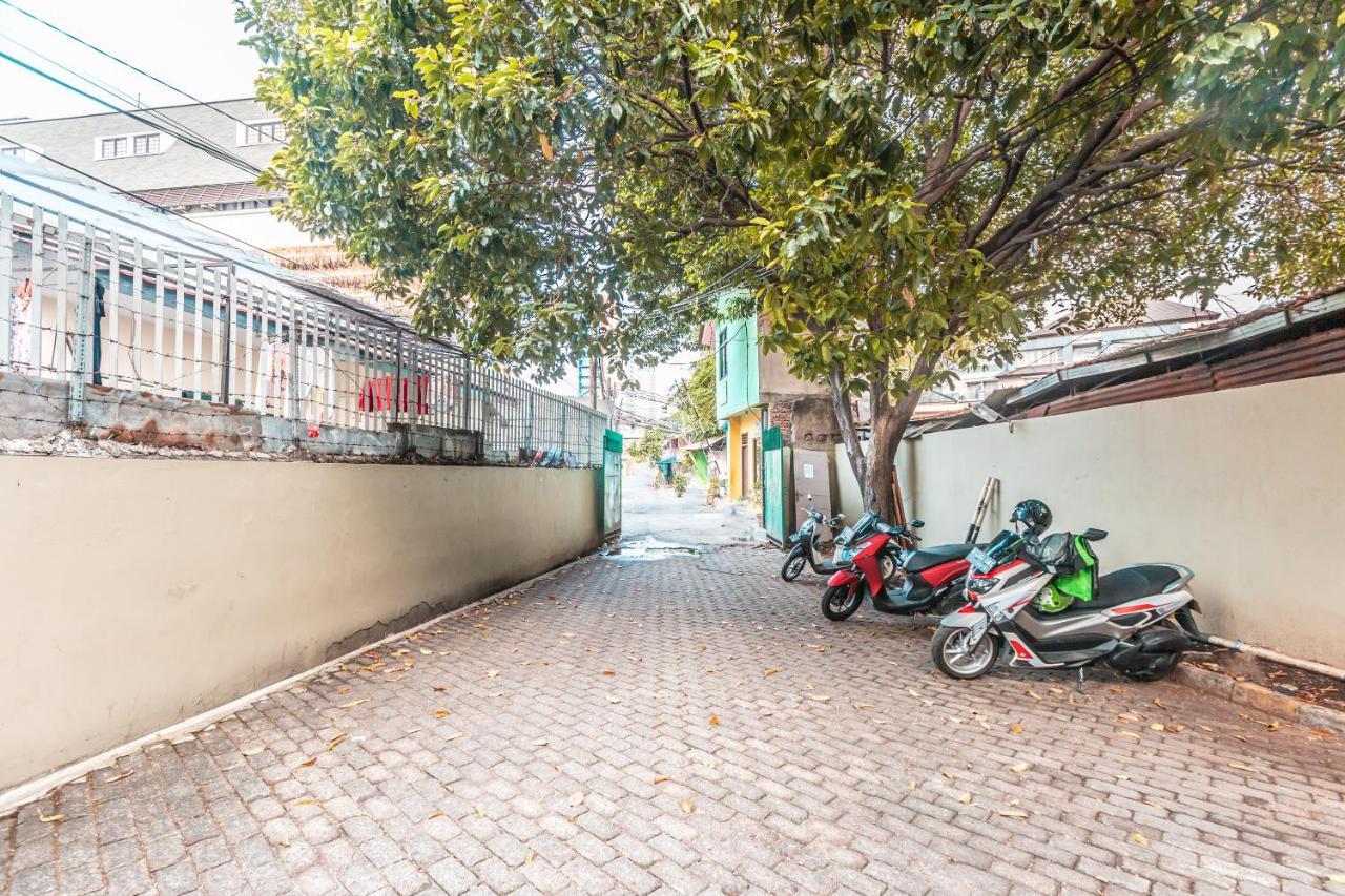 Oyo 1990 Kost Kuningan Executive Boading House Setiabudi Jakarta Eksteriør bilde