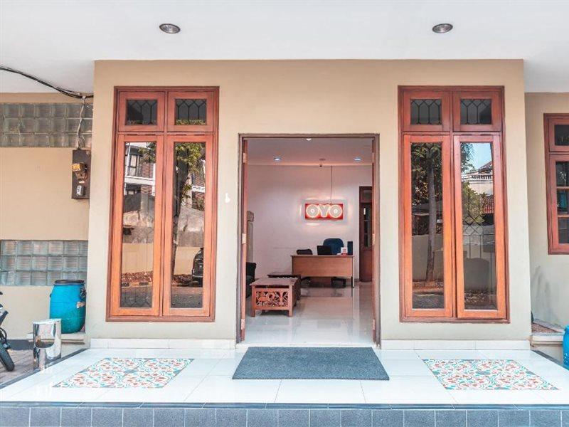 Oyo 1990 Kost Kuningan Executive Boading House Setiabudi Jakarta Eksteriør bilde