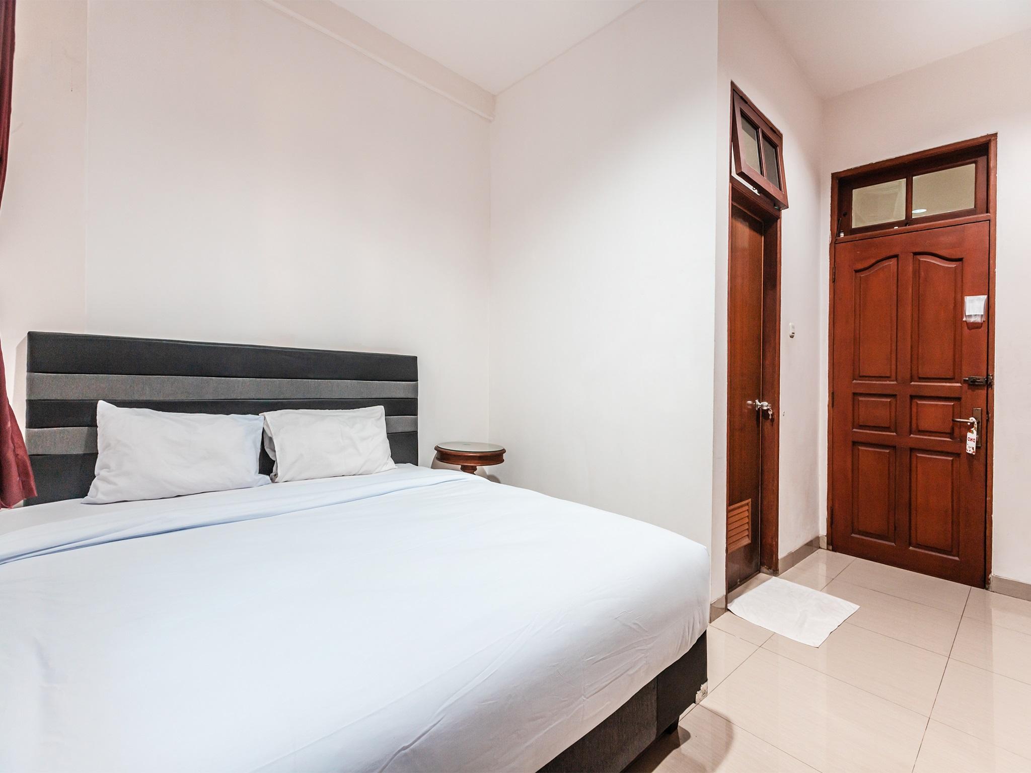 Oyo 1990 Kost Kuningan Executive Boading House Setiabudi Jakarta Eksteriør bilde