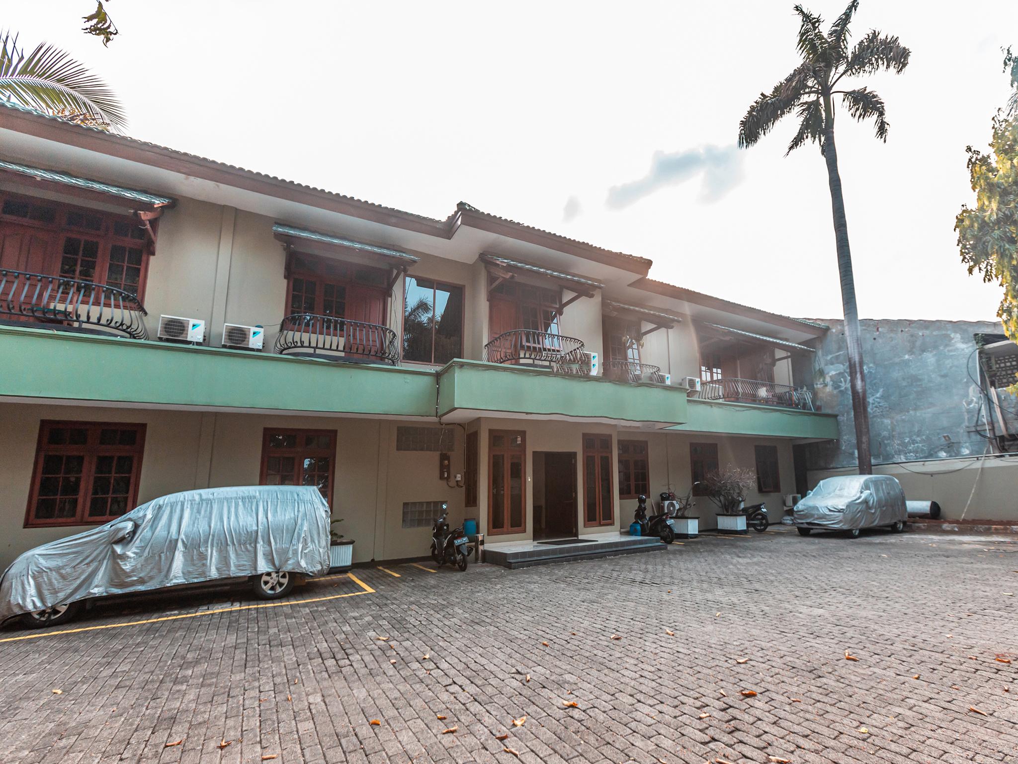 Oyo 1990 Kost Kuningan Executive Boading House Setiabudi Jakarta Eksteriør bilde